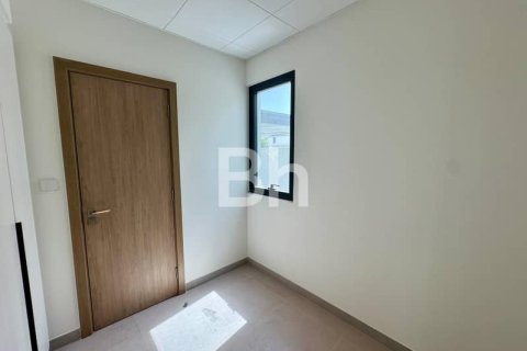 Villa in Al Furjan, Dubai 4 bedrooms, 570 sq.m. № 23018 - photo 18