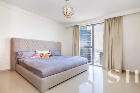 Apartment in Downtown Dubai (Downtown Burj Dubai), Dubai 3 bedrooms, 197 sq.m. № 39689 - photo 30