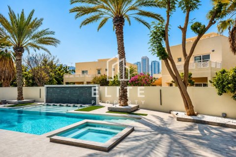 Villa in Meadows 1, Meadows, Dubai 4 bedrooms, 1221 sq.m. № 124933 - photo 5