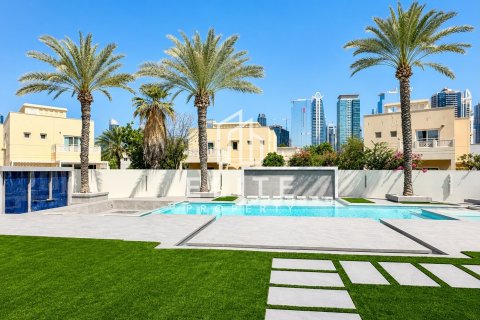 Villa in Meadows 1, Meadows, Dubai 4 bedrooms, 1221 sq.m. № 124933 - photo 2