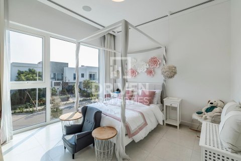 Villa in Al Barari, Dubai 4 bedrooms, 908 sq.m. № 64997 - photo 17