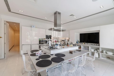 Villa in Al Barari, Dubai 4 bedrooms, 908 sq.m. № 64997 - photo 23