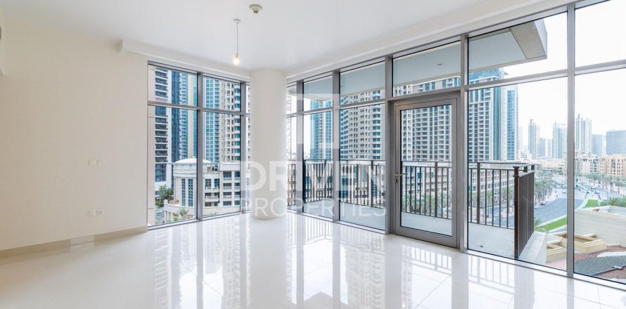 Apartamento en BLVD Crescent, Downtown Dubai (Downtown Burj Dubai), Dubai, 1 dormitorio, 108 m², № 64991