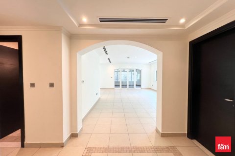 Villa in Dubai 3 bedrooms, 547.1 sq.m. № 53417 - photo 4