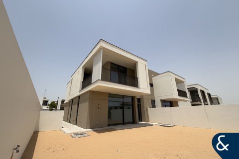 Villa in Al Furjan, Dubai 4 bedrooms, 342 sq.m. № 76273 - photo 1