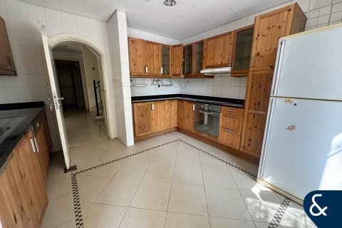 Villa in The Springs, Dubai 3 bedrooms, 210 sq.m. № 76330 - photo 4