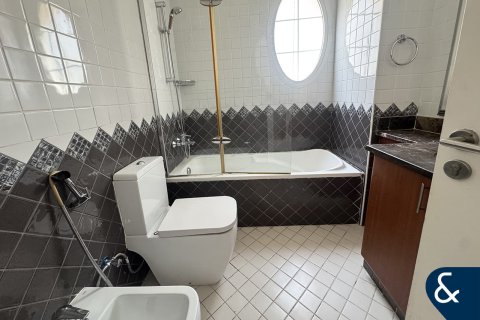 Villa in The Springs, Dubai 3 bedrooms, 210 sq.m. № 76330 - photo 7