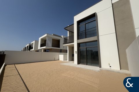 Villa in Al Furjan, Dubai 4 bedrooms, 366 sq.m. № 76320 - photo 21