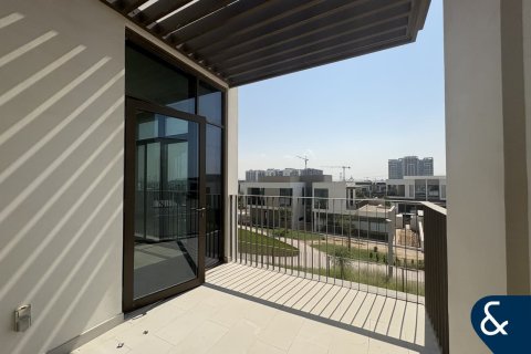 Villa in Al Furjan, Dubai 4 bedrooms, 366 sq.m. № 76320 - photo 16