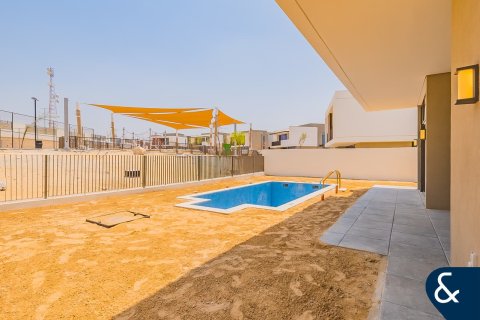 Villa in Al Furjan, Dubai 5 bedrooms, 442 sq.m. № 76329 - photo 24