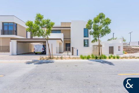 Villa in Al Furjan, Dubai 4 bedrooms, 408 sq.m. № 76328 - photo 1