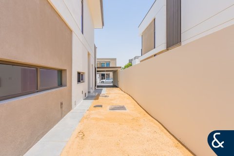 Villa in Al Furjan, Dubai 4 bedrooms, 408 sq.m. № 76328 - photo 23