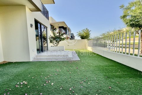 Villa in Dubai Hills Estate, Dubai 5 bedrooms, 254.1 sq.m. № 47295 - photo 25