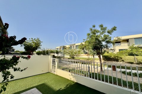 Villa in Dubai Hills Estate, Dubai 5 bedrooms, 254.1 sq.m. № 47295 - photo 21