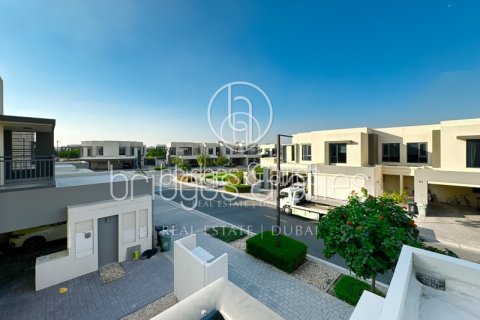 Villa in Dubai Hills Estate, Dubai 5 bedrooms, 254.1 sq.m. № 47295 - photo 14