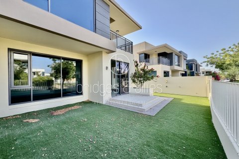 Villa in Dubai Hills Estate, Dubai 5 bedrooms, 254.1 sq.m. № 47295 - photo 7