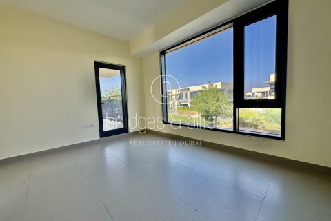 Villa in Dubai Hills Estate, Dubai 5 bedrooms, 254.1 sq.m. № 47295 - photo 9