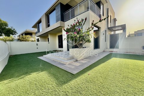 Villa in Dubai Hills Estate, Dubai 5 bedrooms, 254.1 sq.m. № 47295 - photo 26