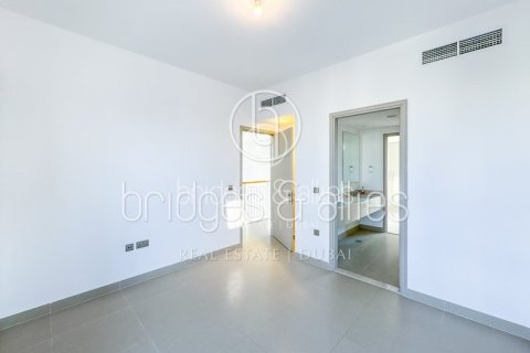Villa in Dubai Hills Estate, Dubai 5 bedrooms, 254.1 sq.m. № 47295 - photo 12