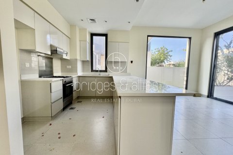 Villa in Dubai Hills Estate, Dubai 5 bedrooms, 254.1 sq.m. № 47295 - photo 5