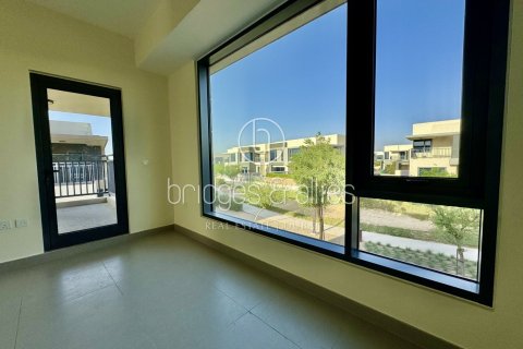 Villa in Dubai Hills Estate, Dubai 5 bedrooms, 254.1 sq.m. № 47295 - photo 28
