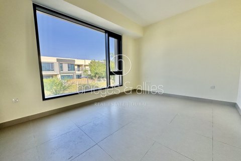 Villa in Dubai Hills Estate, Dubai 5 bedrooms, 254.1 sq.m. № 47295 - photo 10