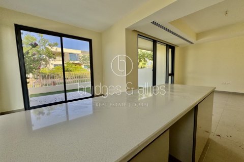 Villa in Dubai Hills Estate, Dubai 5 bedrooms, 254.1 sq.m. № 47295 - photo 3