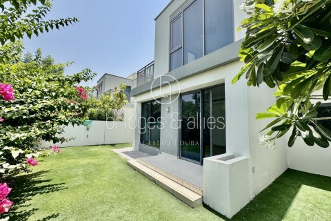 Снять в аренду виллу в Дубай Хилс Эстейт, Дубай: 4 спальни, 228.7м², № 47298 - фото 3