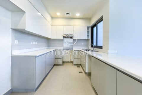 Снять в аренду виллу в Дубай Хилс Эстейт, Дубай: 4 спальни, 228.7м², № 47298 - фото 8
