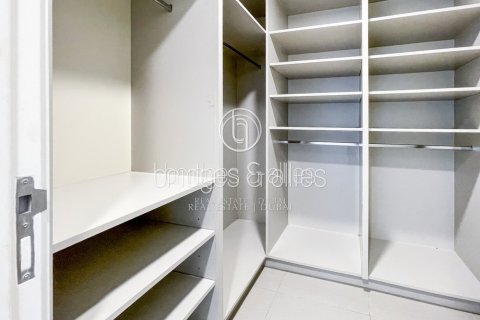 Снять в аренду виллу в Дубай Хилс Эстейт, Дубай: 4 спальни, 228.7м², № 47298 - фото 15