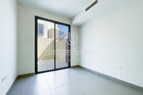 Снять в аренду виллу в Дубай Хилс Эстейт, Дубай: 4 спальни, 228.7м², № 47298 - фото 13