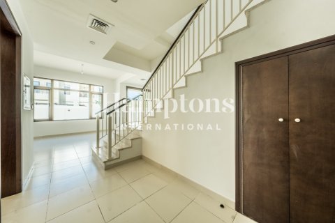 Снять в аренду таунхаус в Al Reem, Арабиан Ранчес, Дубай: 3 спальни, 326.98976007м², № 72077 - фото 9