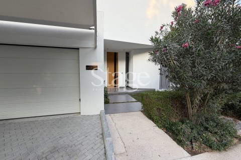 Villa en Al Barari, Dubai, 5 dormitorios, 442 m², № 72075 - foto 3