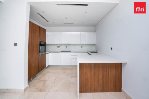 Снять в аренду квартиру в Дубае: 3 спальни, 175.5м², № 60203 - фото 13