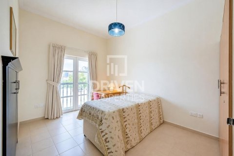 Villa in The Villa, Dubai 4 bedrooms, 606.01 sq.m. № 143057 - photo 10