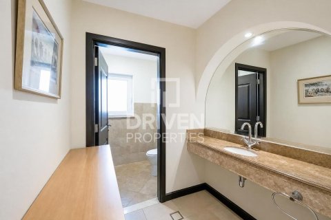Villa in The Villa, Dubai 4 bedrooms, 606.01 sq.m. № 143057 - photo 14