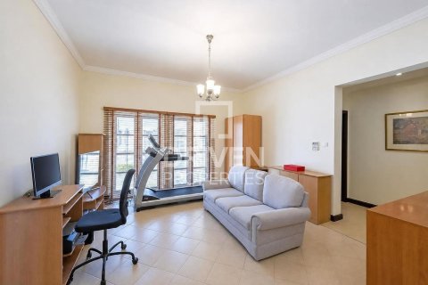 Villa in The Villa, Dubai 4 bedrooms, 606.01 sq.m. № 143057 - photo 11