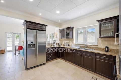 Villa in The Villa, Dubai 4 bedrooms, 606.01 sq.m. № 143057 - photo 8