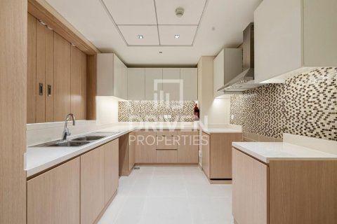 Apartment in Deira, Dubai 2 bedrooms, 120.87 sq.m. № 136837 - photo 8