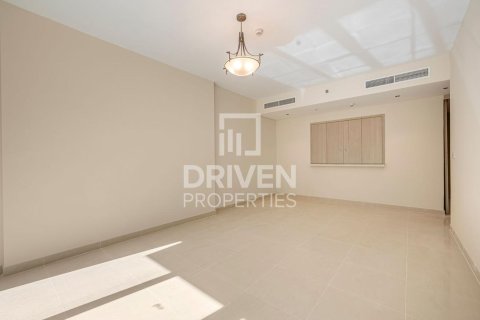 Apartment in Deira, Dubai 2 bedrooms, 120.87 sq.m. № 136837 - photo 2