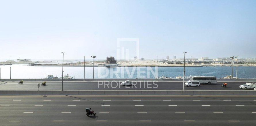 Apartment in Deira, Dubai 3 bedrooms, 177.63 sq.m. № 136838