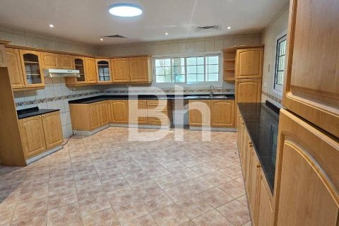 Villa en Mirdif, Dubai, 4 dormitorios, 1394 m², № 24426 - foto 4