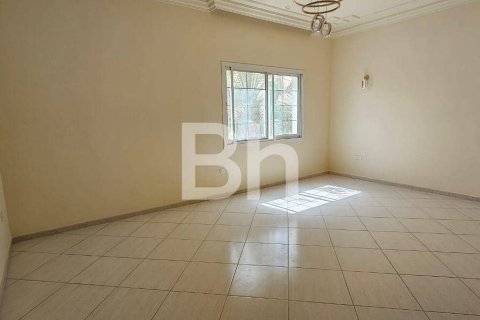 Villa en Mirdif, Dubai, 4 dormitorios, 1394 m², № 24426 - foto 18