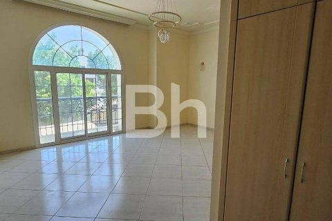 Villa en Mirdif, Dubai, 4 dormitorios, 1394 m², № 24426 - foto 15
