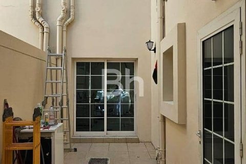 Villa en Mirdif, Dubai, 4 dormitorios, 1394 m², № 24426 - foto 20