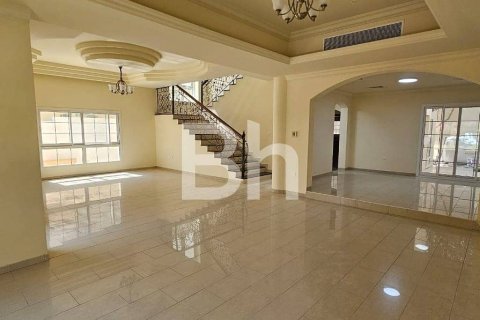 Villa en Mirdif, Dubai, 4 dormitorios, 1394 m², № 24426 - foto 10