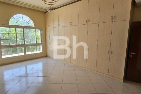 Villa en Mirdif, Dubai, 4 dormitorios, 1394 m², № 24426 - foto 16