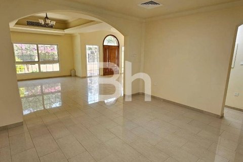 Villa en Mirdif, Dubai, 4 dormitorios, 1394 m², № 24426 - foto 5