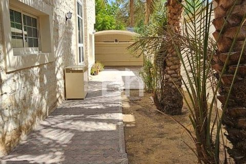 Villa en Mirdif, Dubai, 4 dormitorios, 1394 m², № 24426 - foto 19