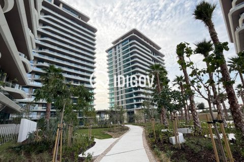 Apartment in Palm Jumeirah, Dubai 3 bedrooms, 294.5 sq.m. № 121068 - photo 11